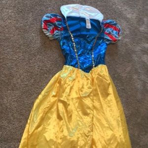 Women’s (size small) Snow White HALLOWEEN COSTUME